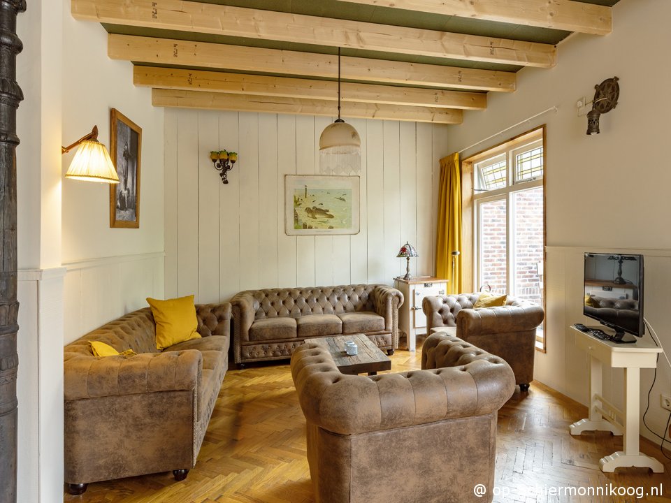  AB in It Aude Kolonyh&ucirc;s